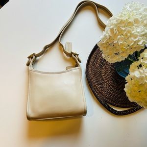 Vintage Ivory Coach Bag 9997
